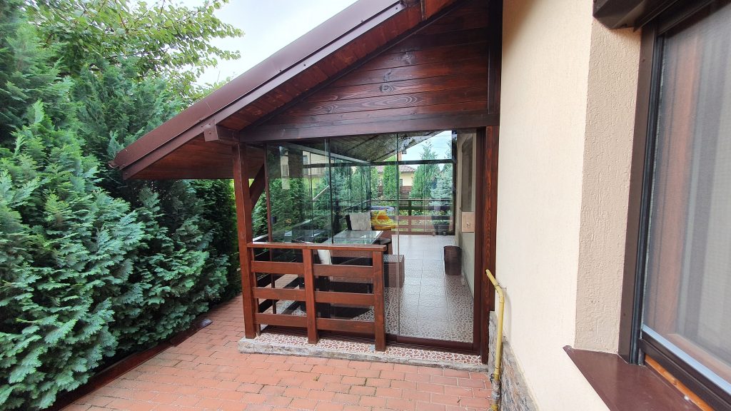 Compartimentarea spatiului de la veranda cu sistem Gemini de la Rom Decor