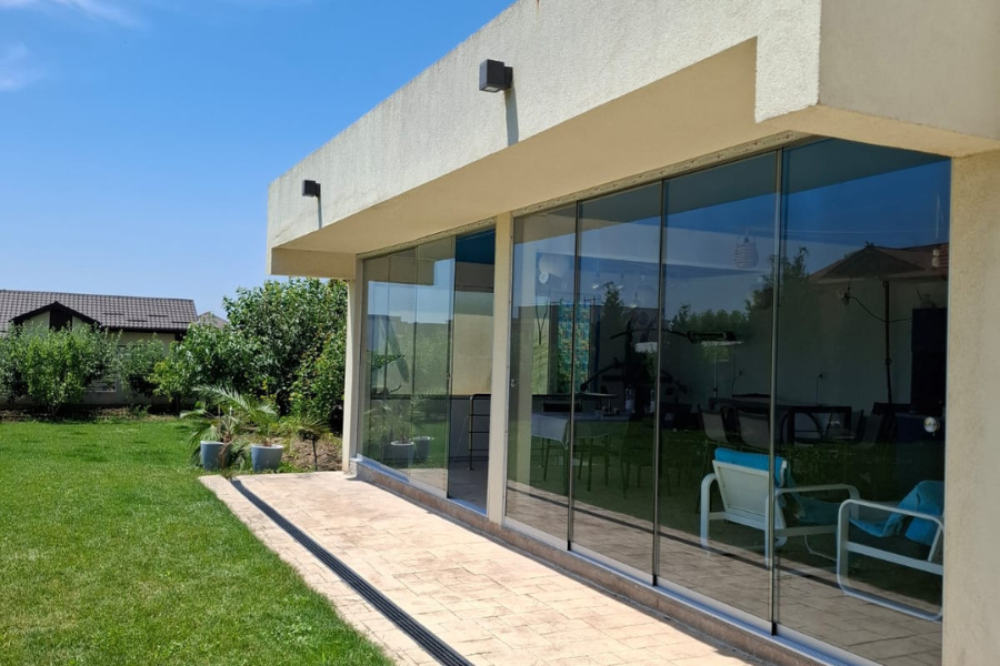 Sistem de închidere terase cu geamuri glisante din sticlă securizată GEMINI